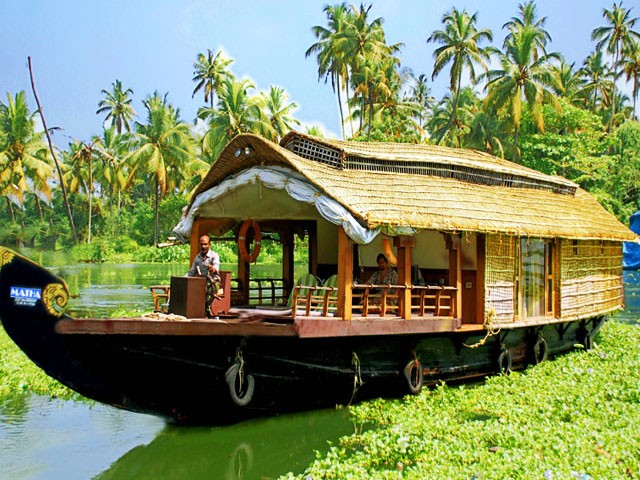 Kerala voted ‘Best Family Destination’ at LPMI 2016 Awards