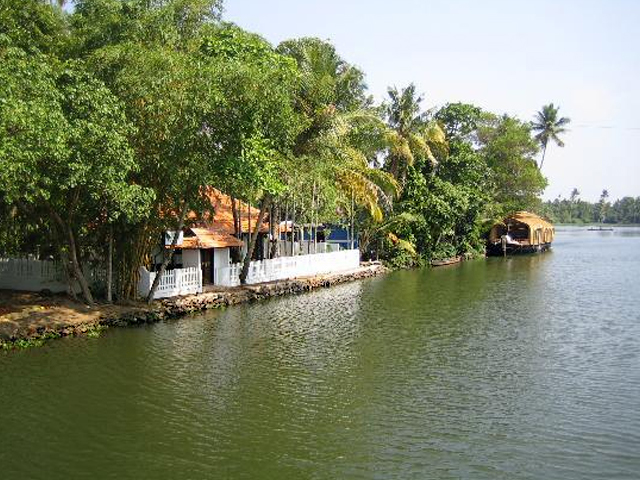 thiruvananthapuram-backwaters-kerala